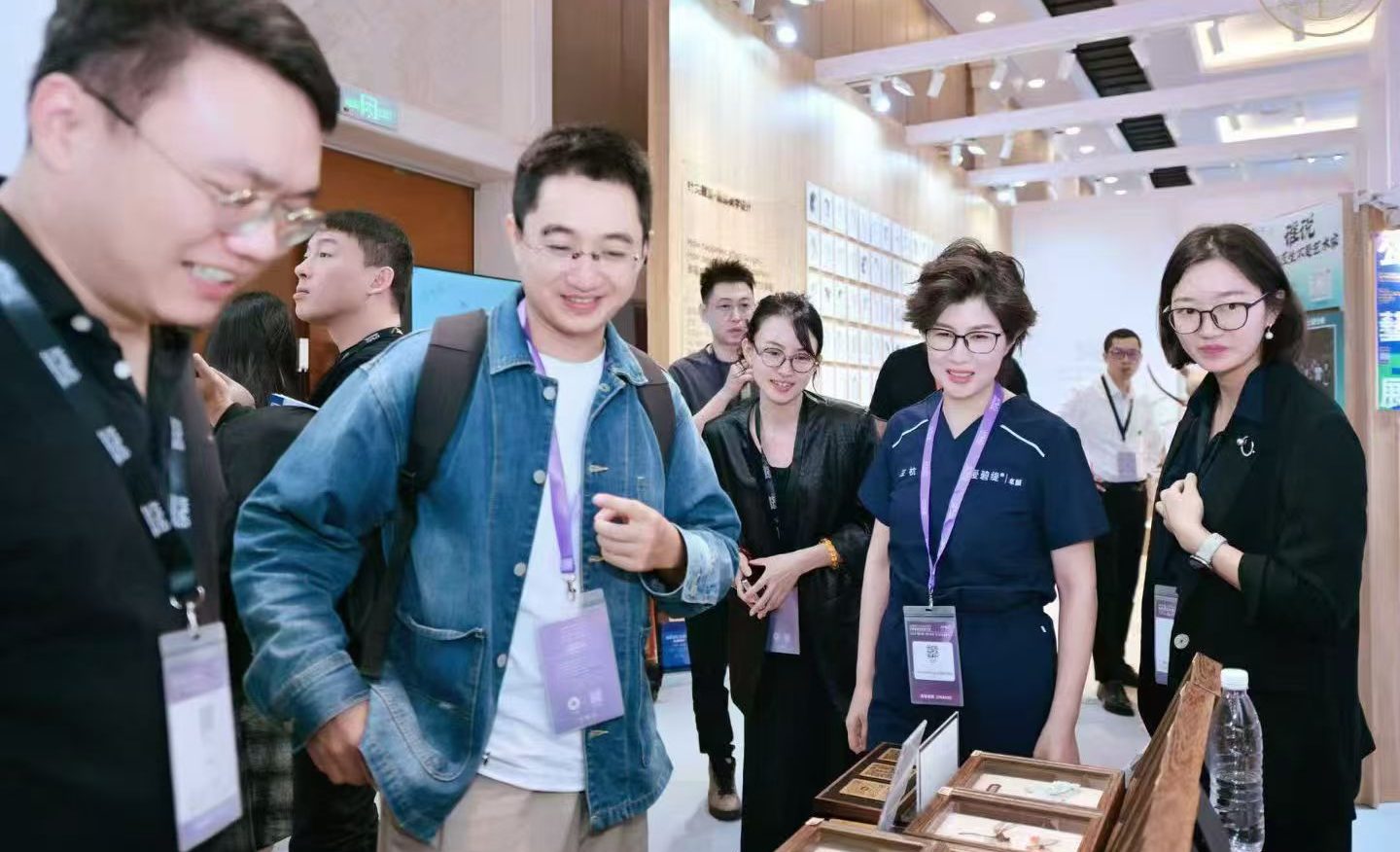 “这不是你的错，我们爱你”  | AMWC绿丝带公益·关注唇腭裂